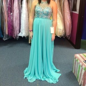 Beautiful prom dress ONLY WORN ONCE!